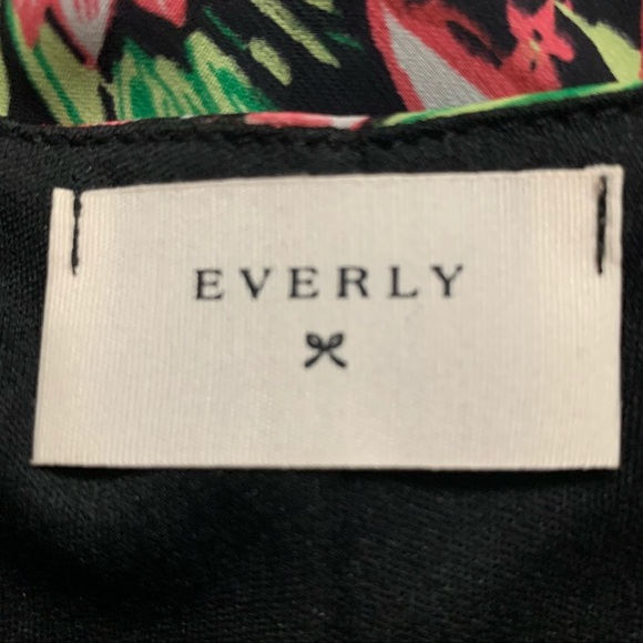 Beautiful Floral Lined Dress by Everly S - Picture 2 of 7